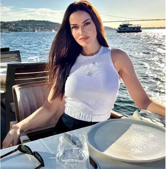 fahriye evcen in bogaz paylasimi begeni topladi